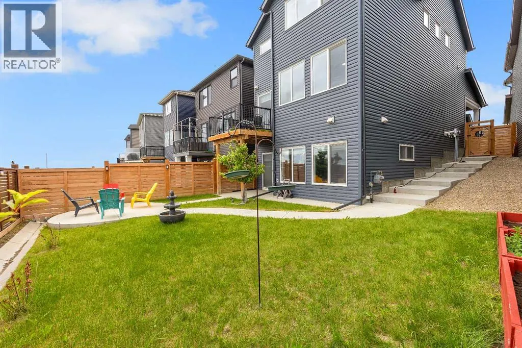 176 Howse Crescent NE