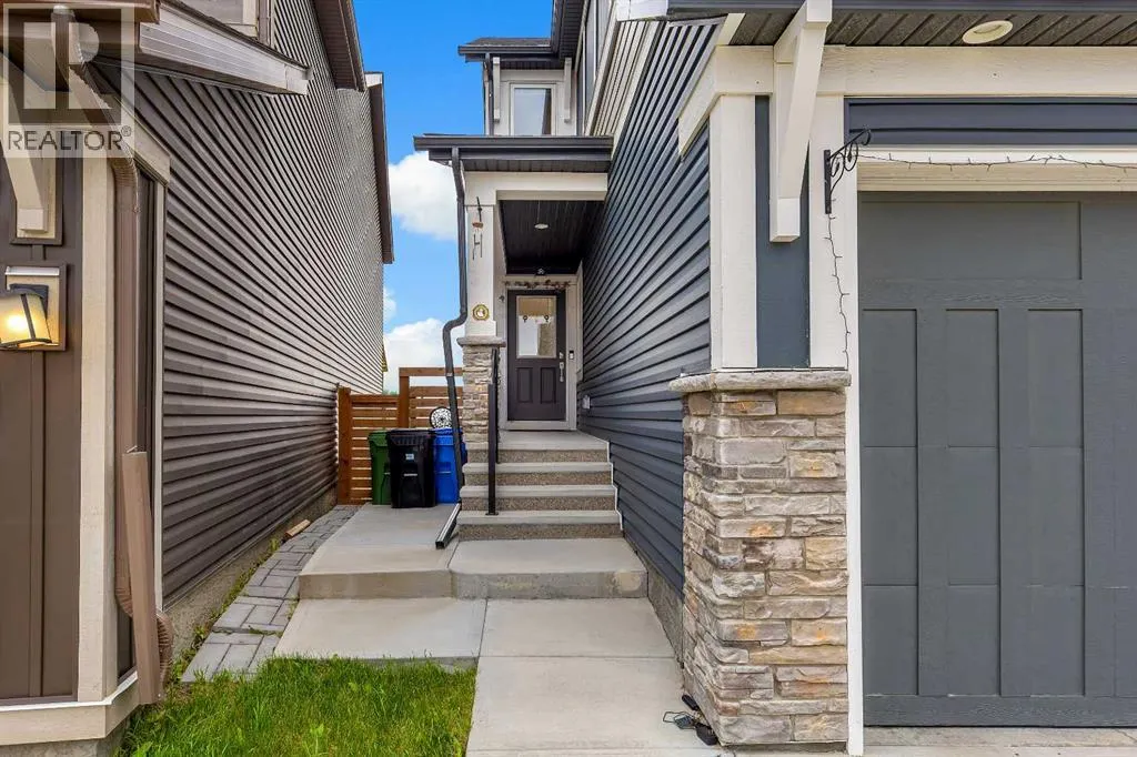 176 Howse Crescent NE