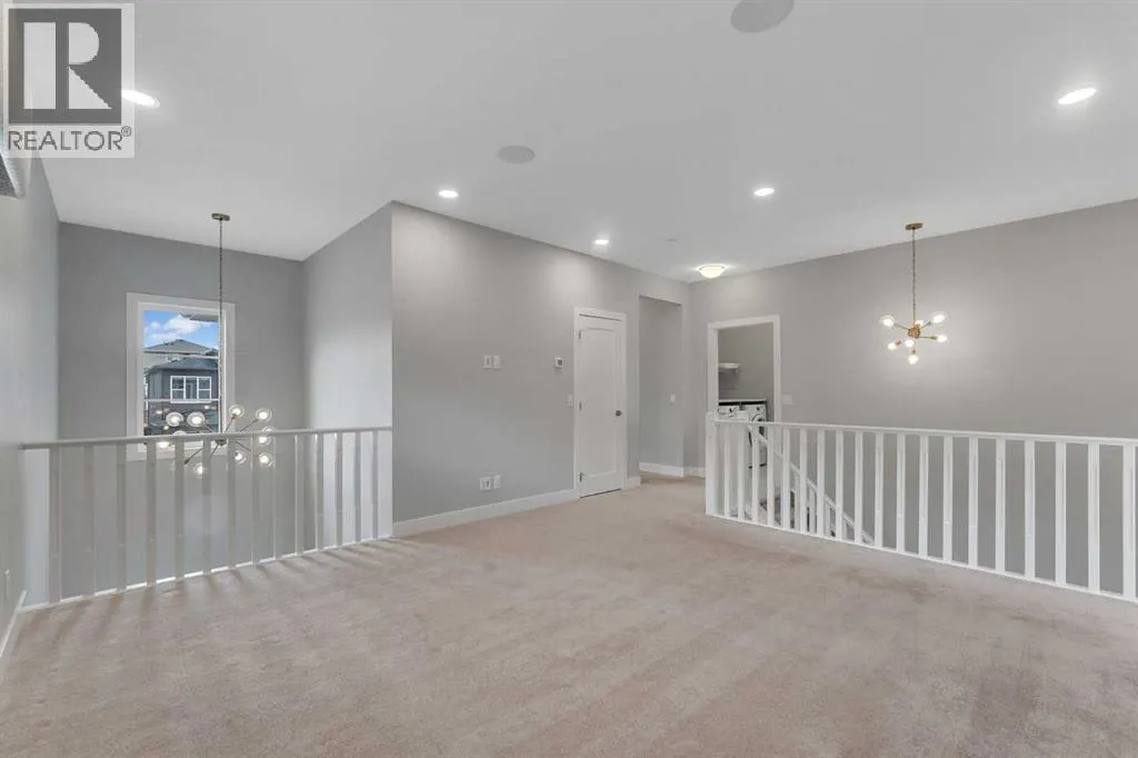 81 Carringvue Manor NW