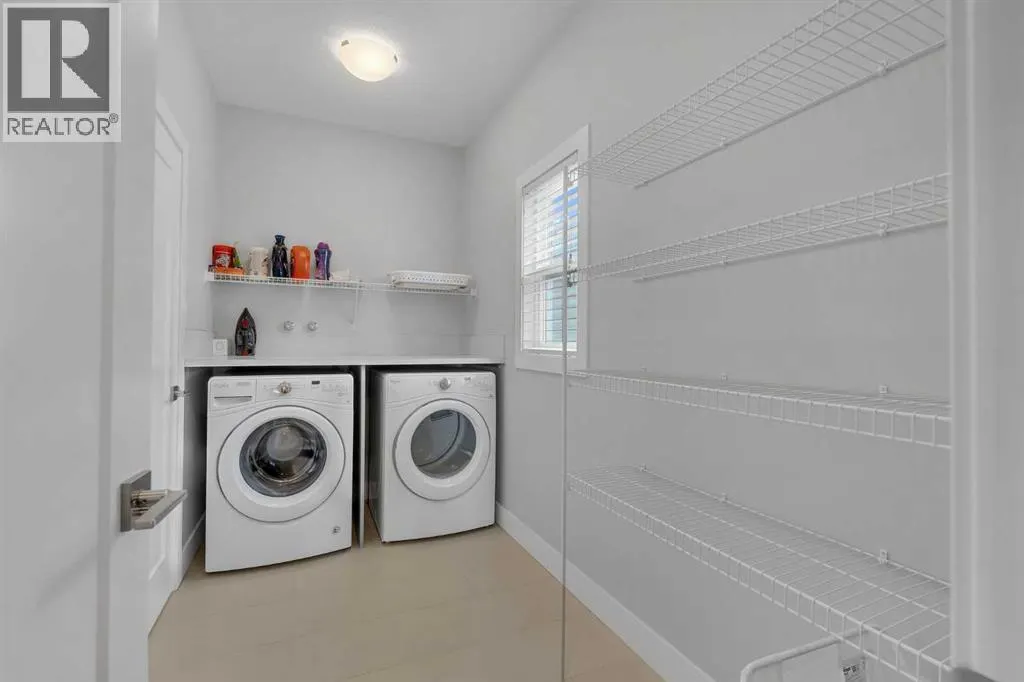 81 Carringvue Manor NW