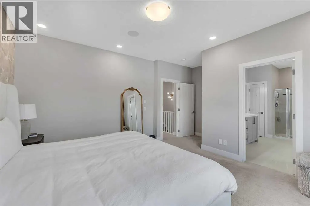 81 Carringvue Manor NW