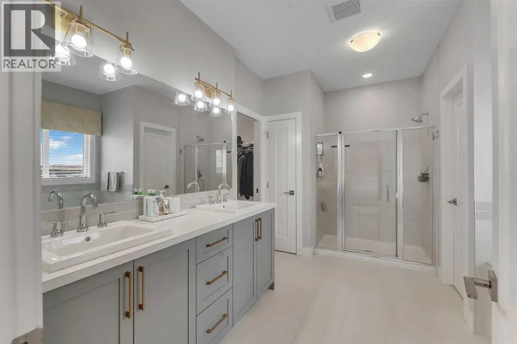 81 Carringvue Manor NW