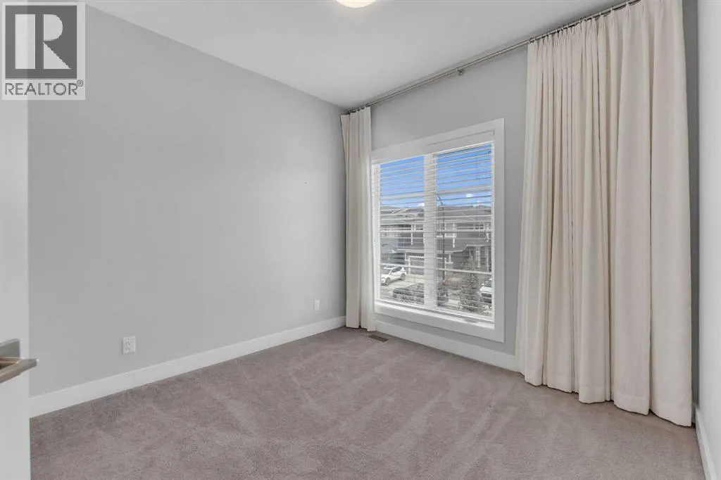 81 Carringvue Manor NW