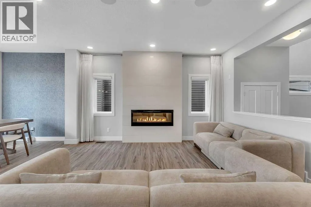 81 Carringvue Manor NW