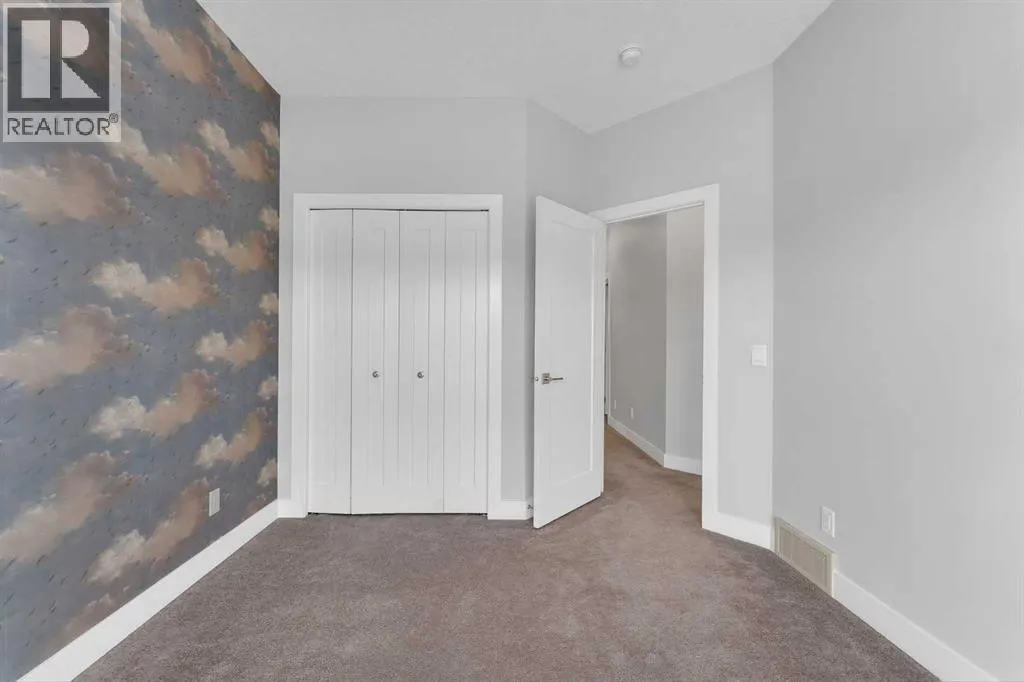 81 Carringvue Manor NW