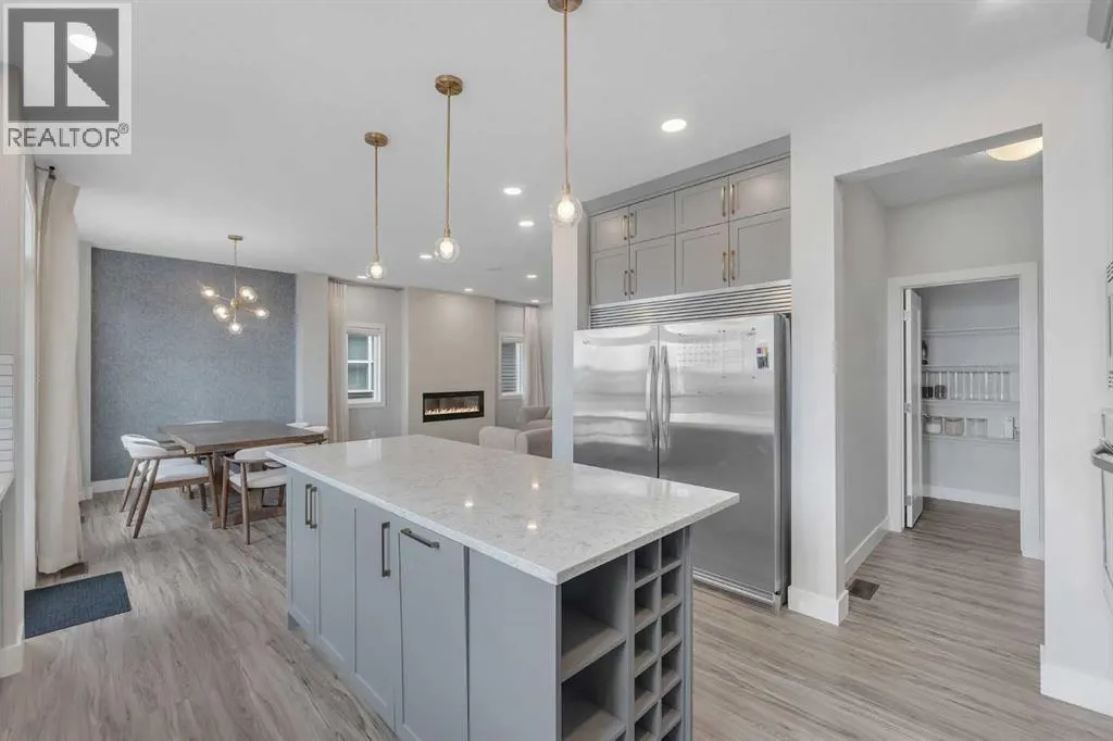 81 Carringvue Manor NW