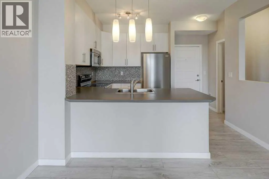 307, 207 Sunset Drive