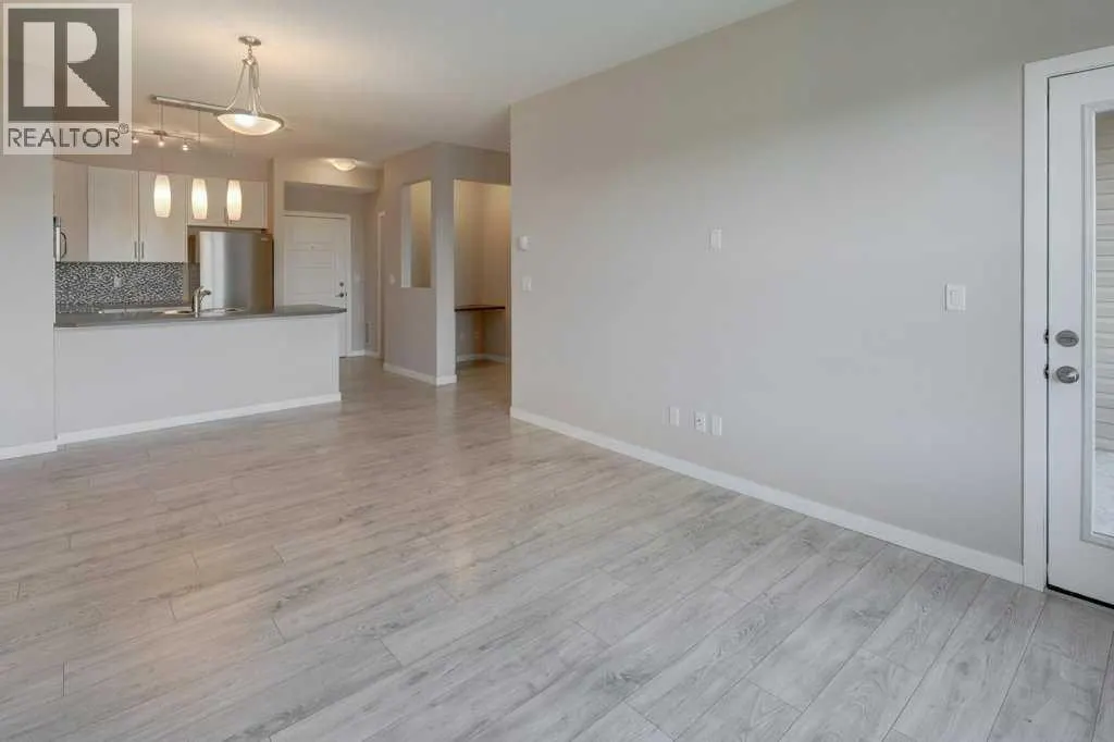 307, 207 Sunset Drive