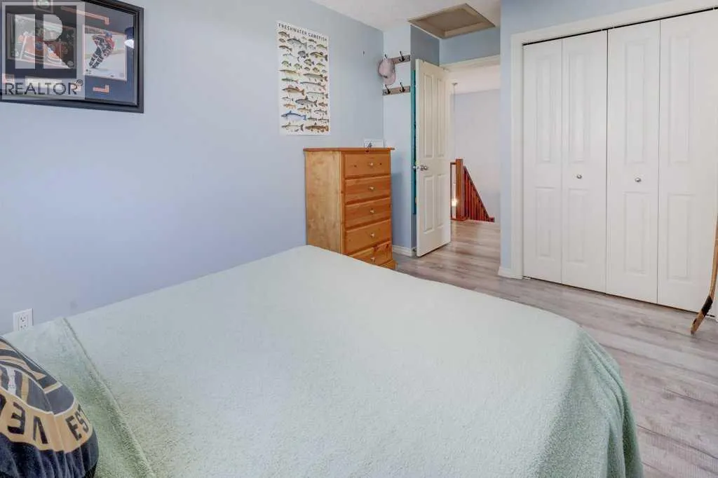 242 Crystal Green Point