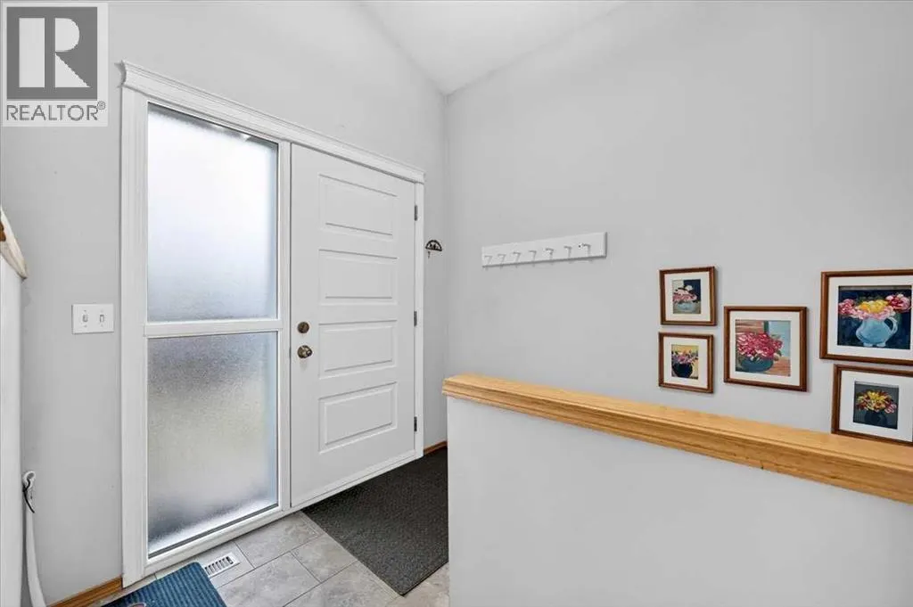 26 Saddlemead Way NE