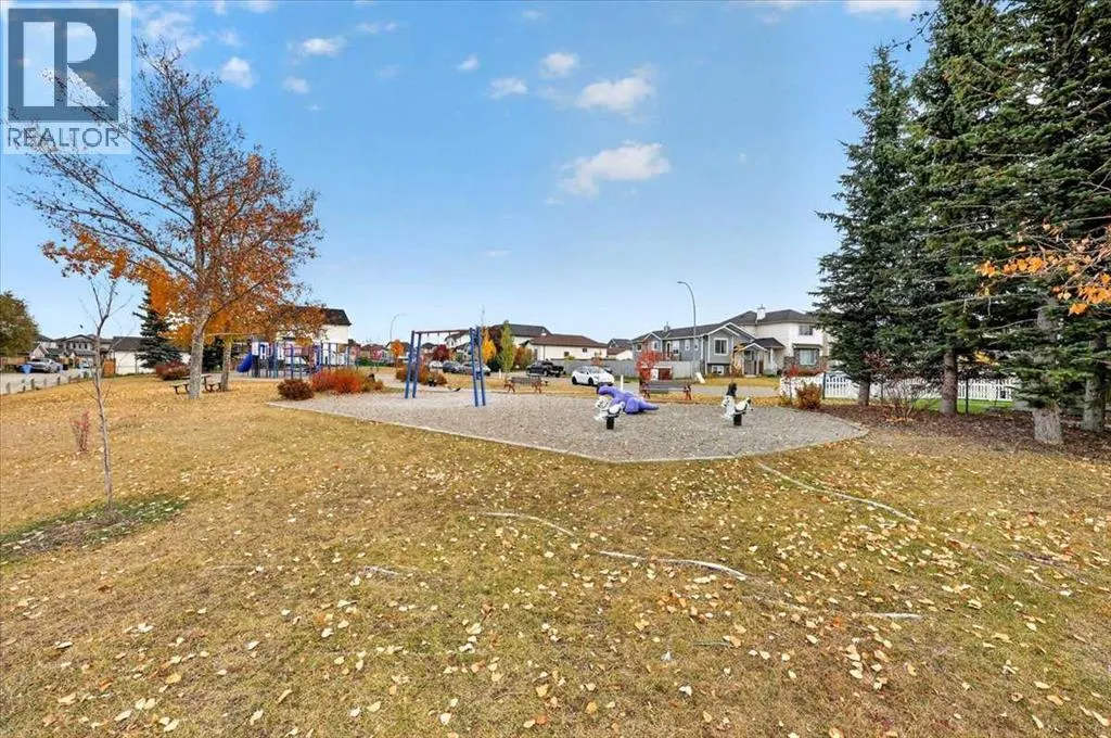 26 Saddlemead Way NE