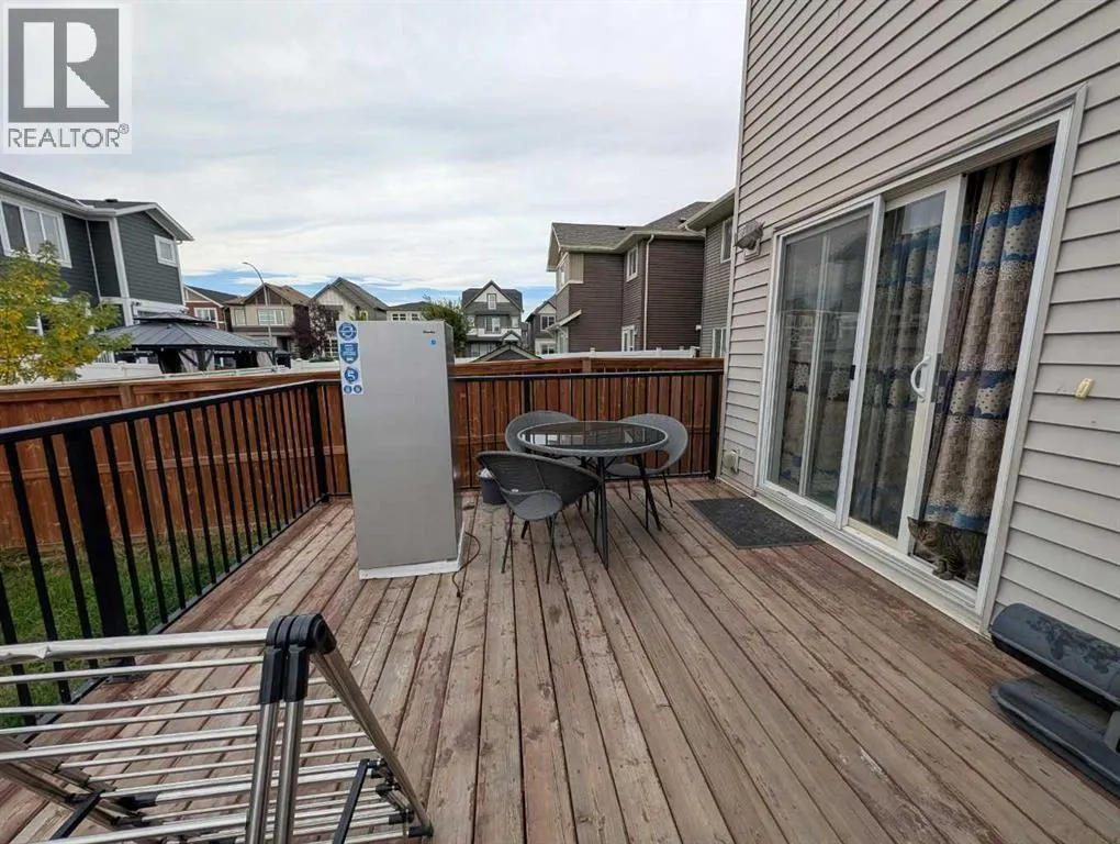 242 Savanna Close NE
