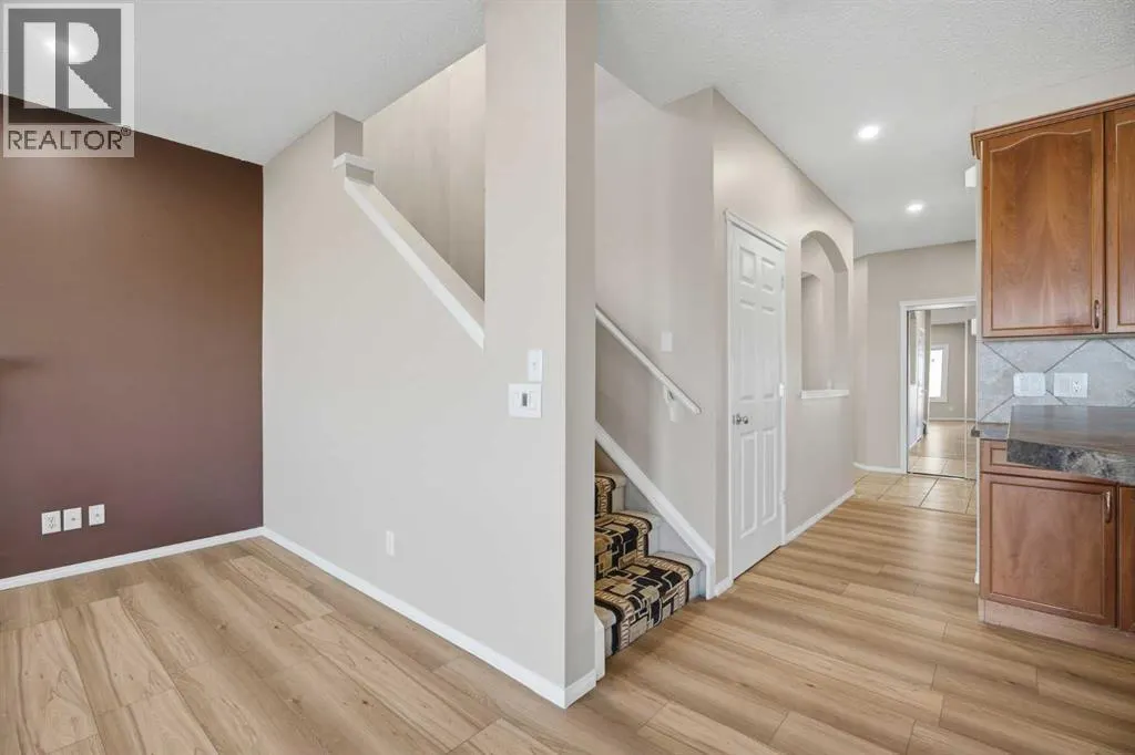 249 Saddlecrest Way NE
