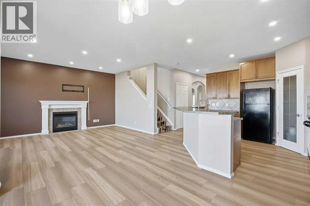 249 Saddlecrest Way NE