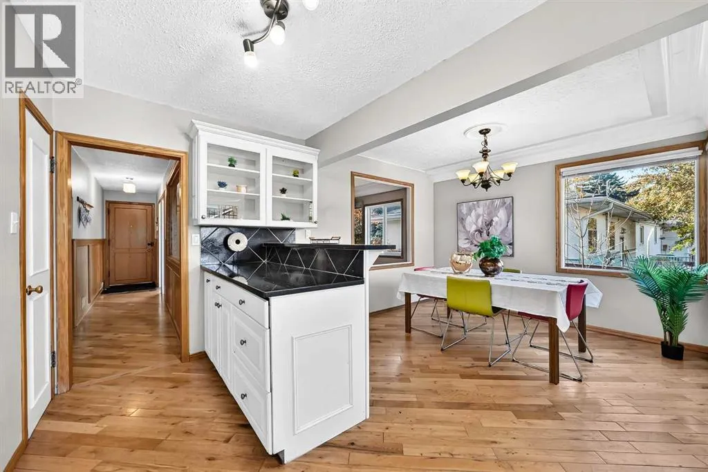 2208 Capitol Hill Crescent NW