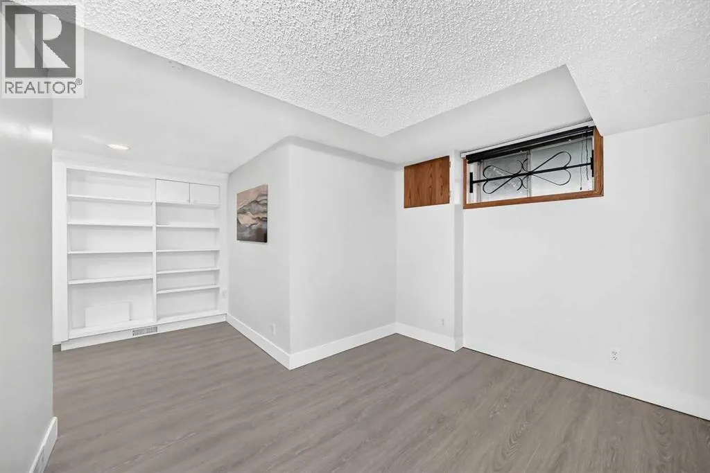 2208 Capitol Hill Crescent NW