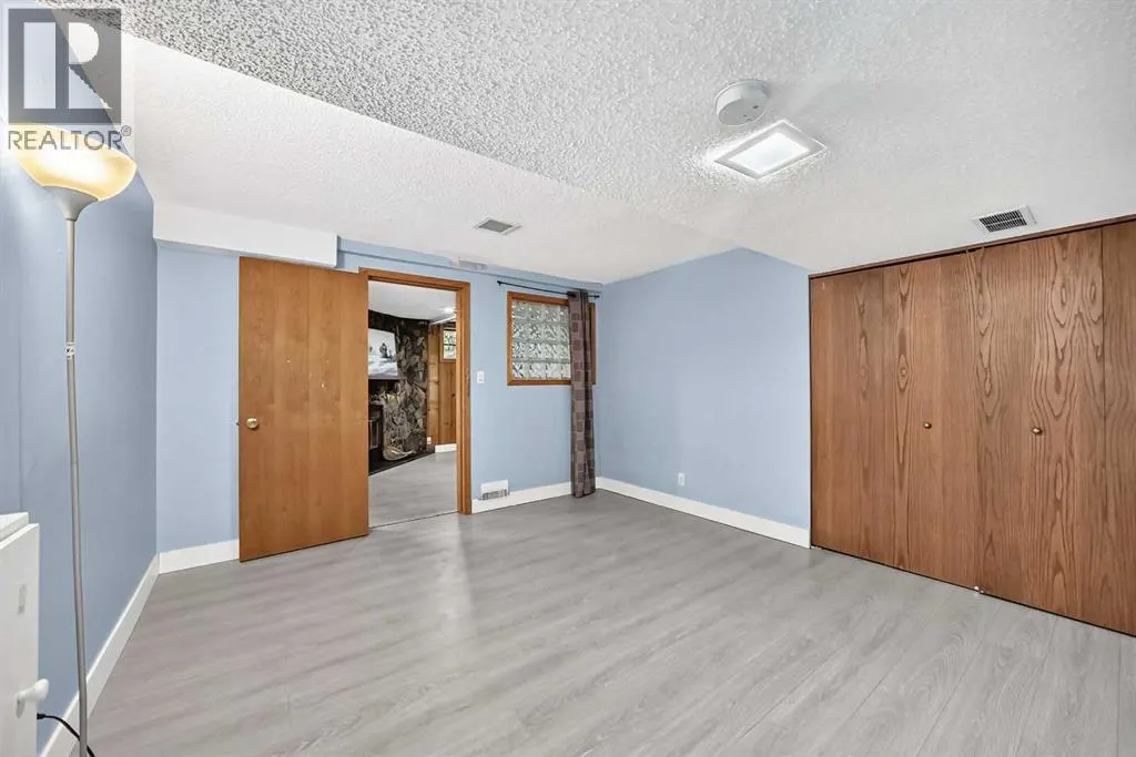 2208 Capitol Hill Crescent NW