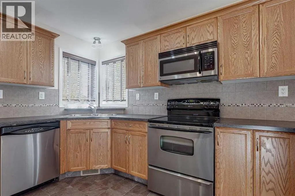 48 Vanson Close