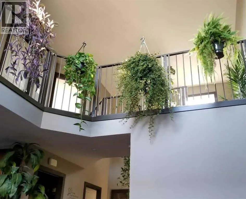 77 Aztec Crescent