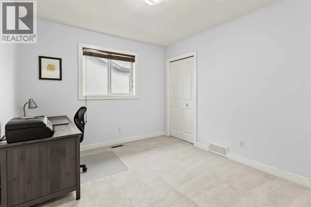26 Drake Landing  NE