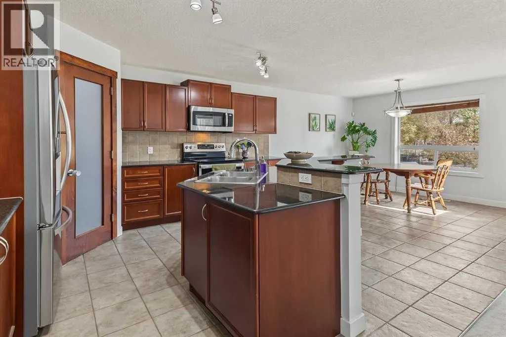 26 Drake Landing  NE
