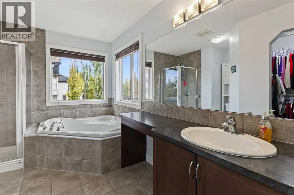 26 Drake Landing  NE