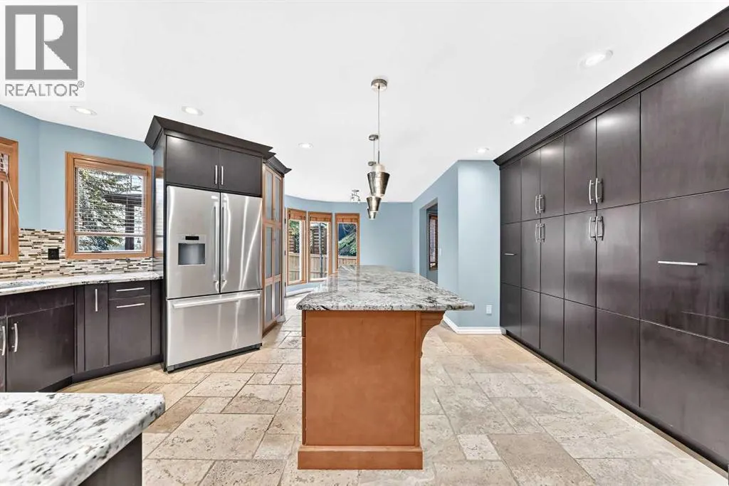 120 Woodacres Drive SW