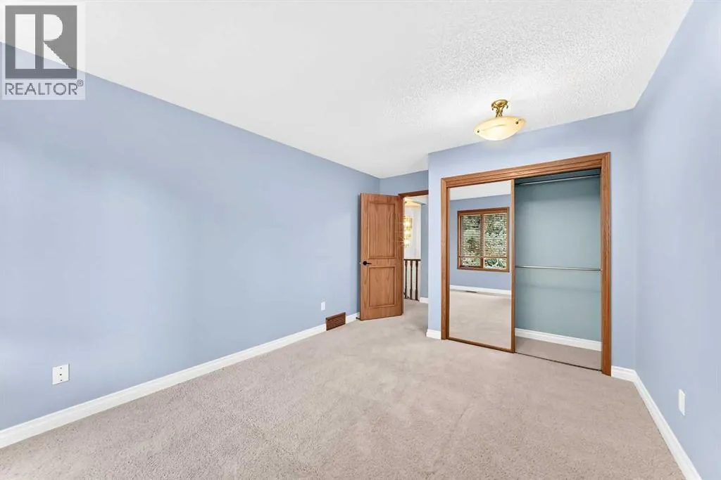 120 Woodacres Drive SW