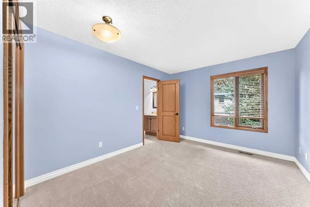120 Woodacres Drive SW