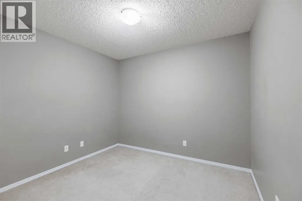 210, 15 Saddlestone Way NE