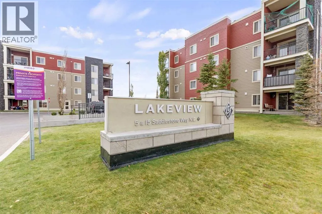 210, 15 Saddlestone Way NE