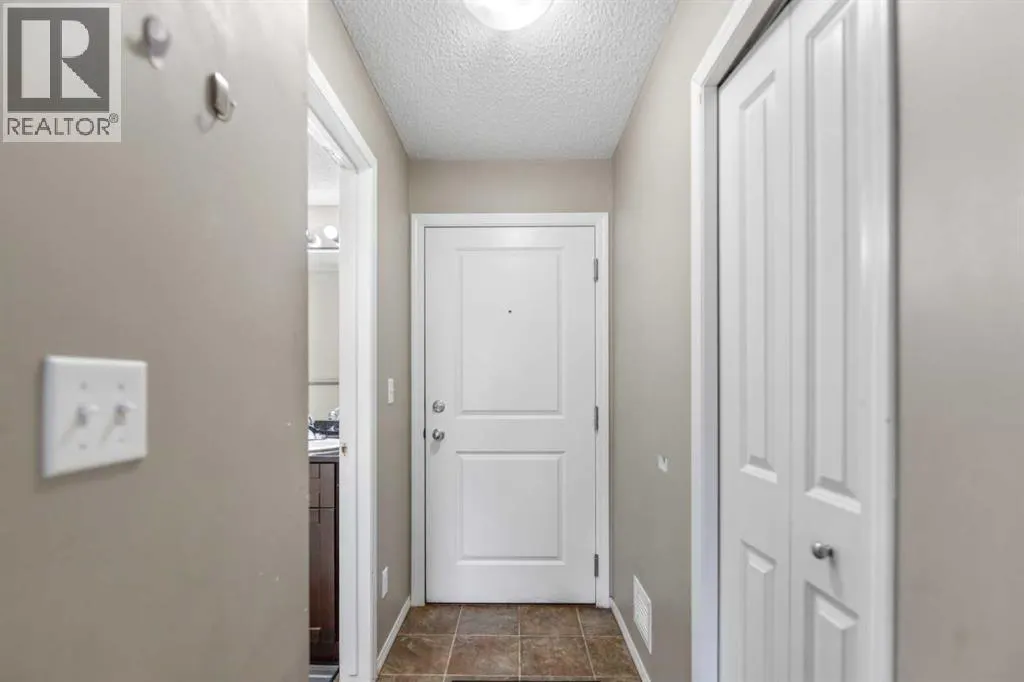 210, 15 Saddlestone Way NE