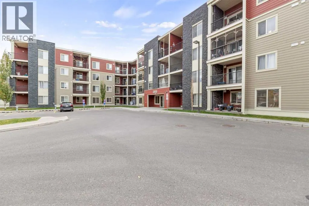 210, 15 Saddlestone Way NE