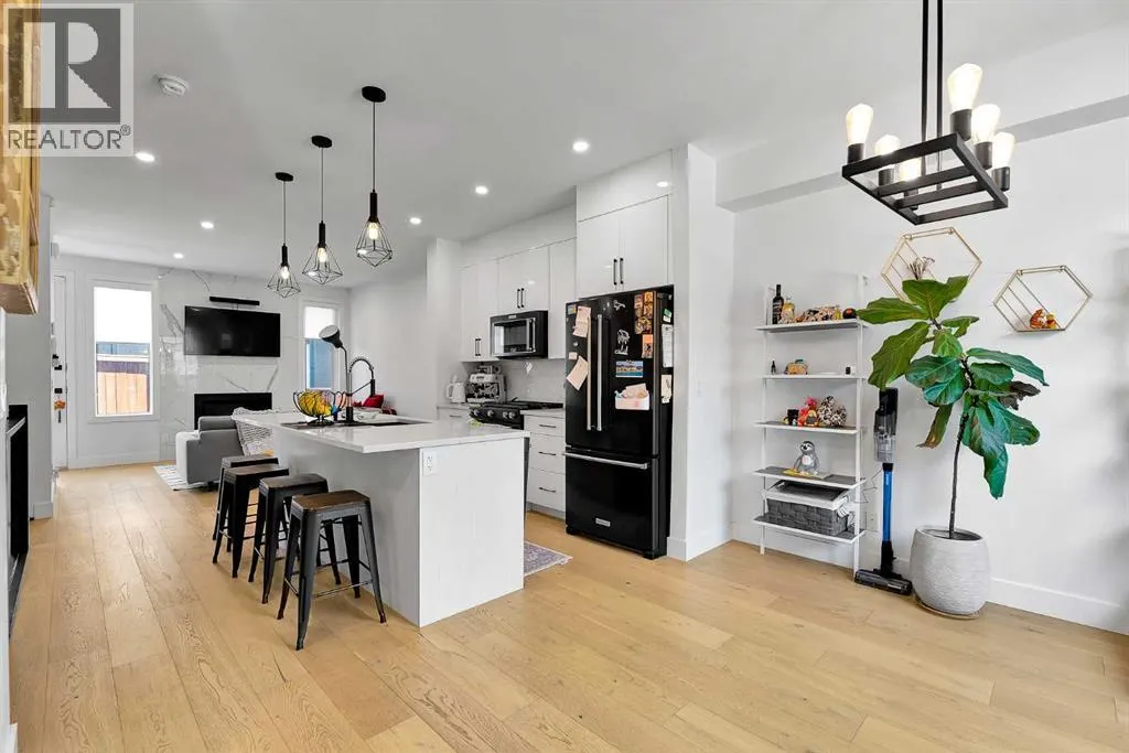 2106 6 Street NW