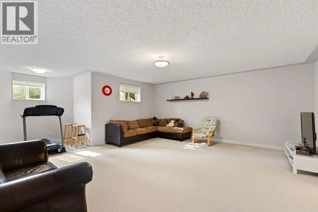 63 West Cedar Rise SW