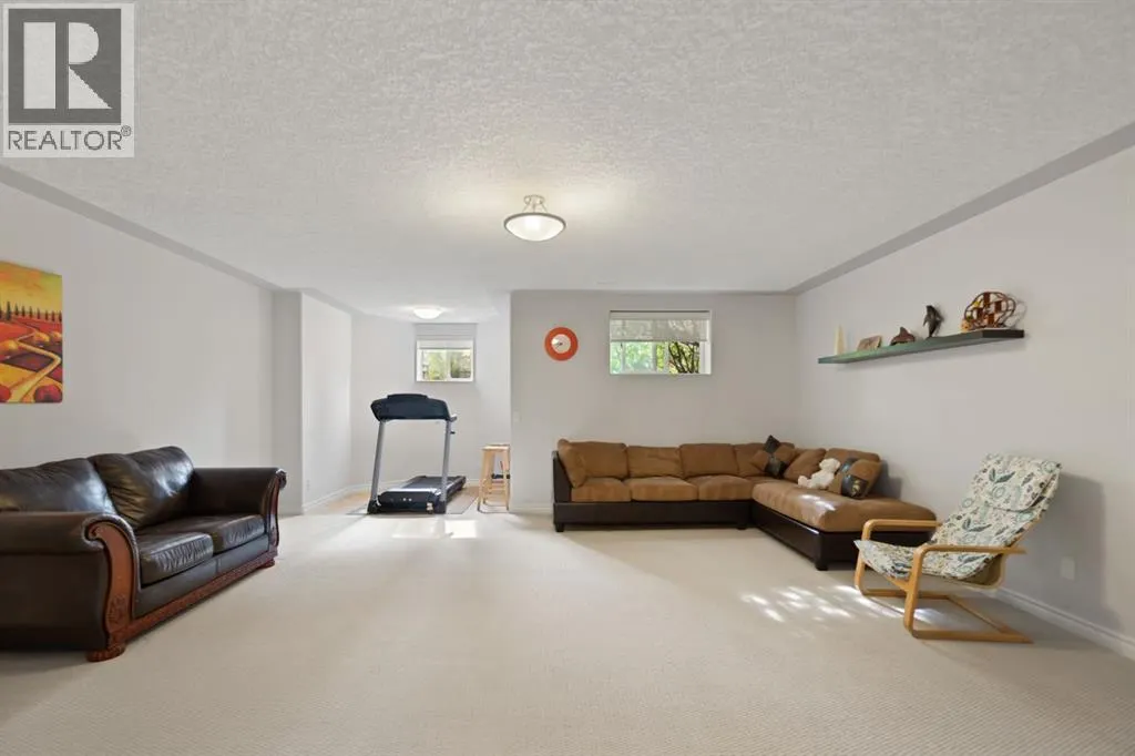 63 West Cedar Rise SW