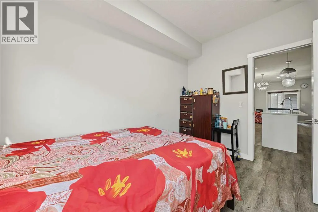 708, 95 Skyview Close NE
