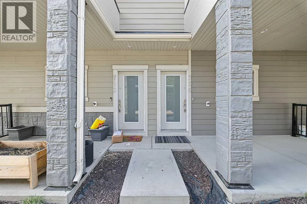 708, 95 Skyview Close NE