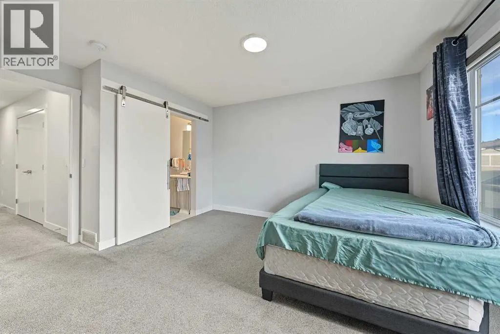 708, 95 Skyview Close NE