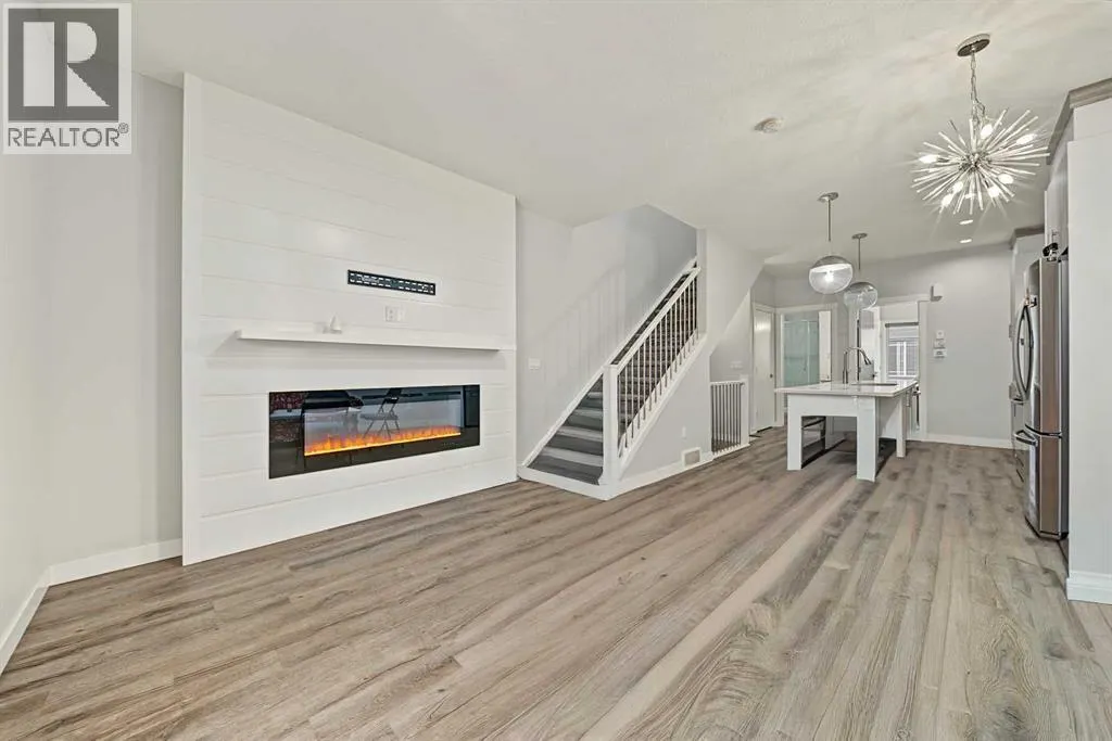 708, 95 Skyview Close NE