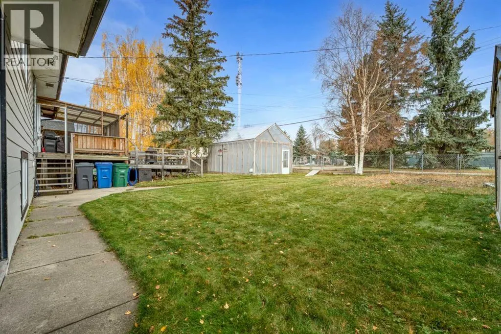 10 Mountain Street E