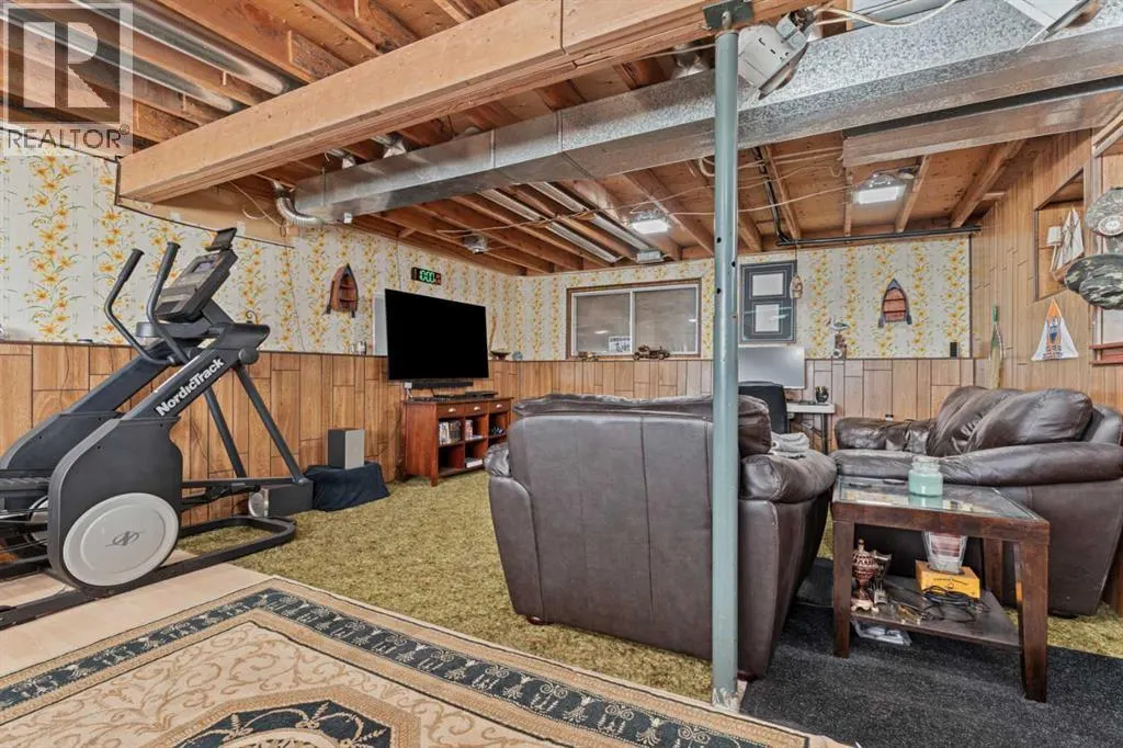10 Mountain Street E