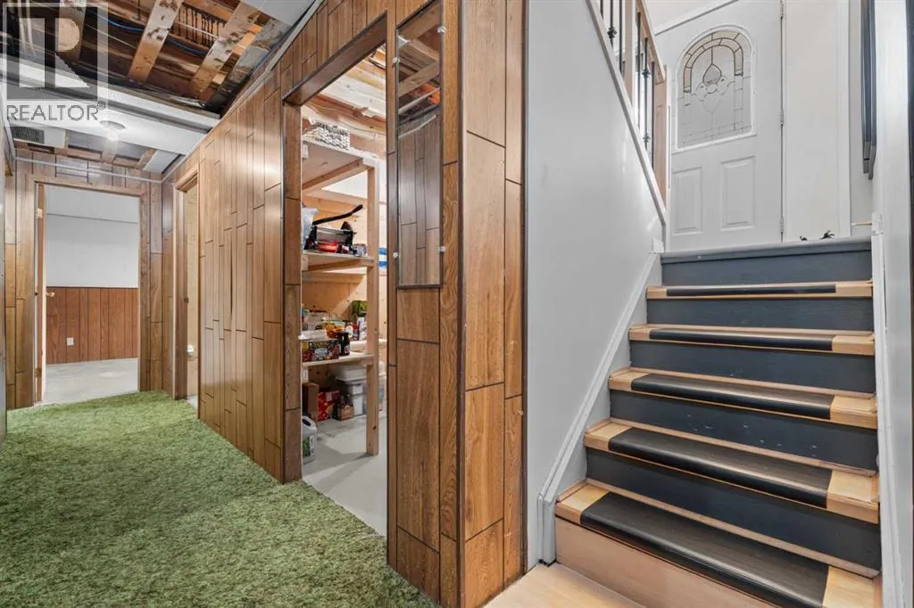 10 Mountain Street E