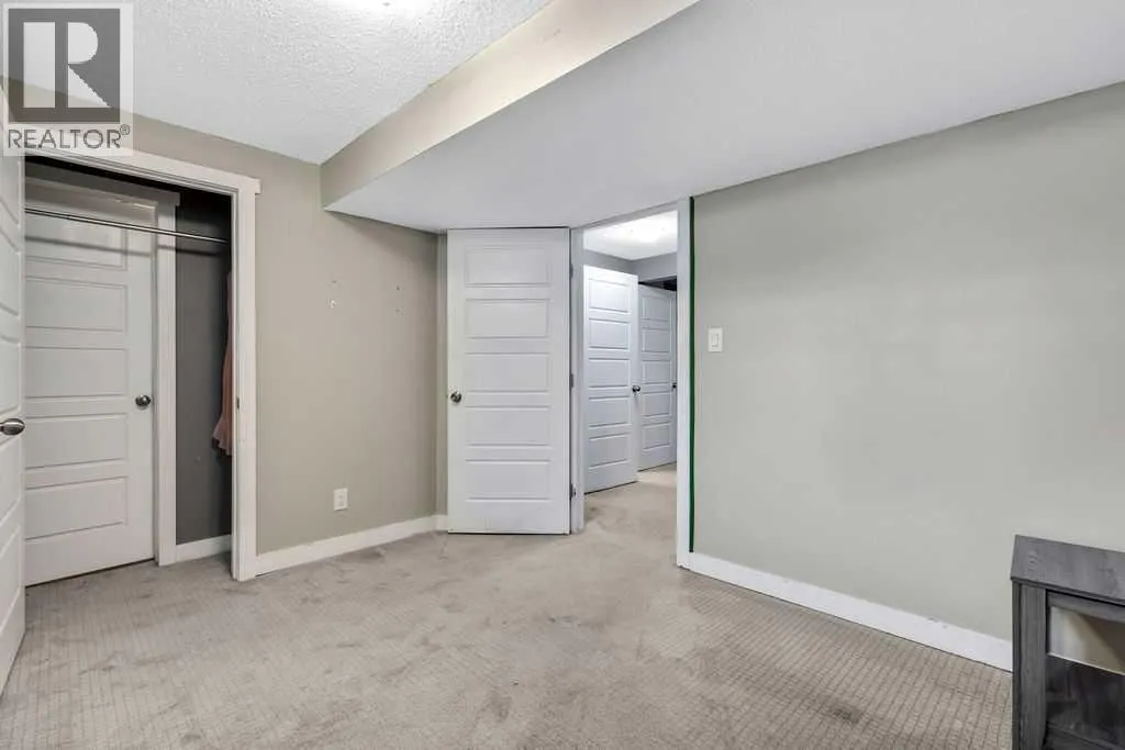 44 Falwood Crescent NE