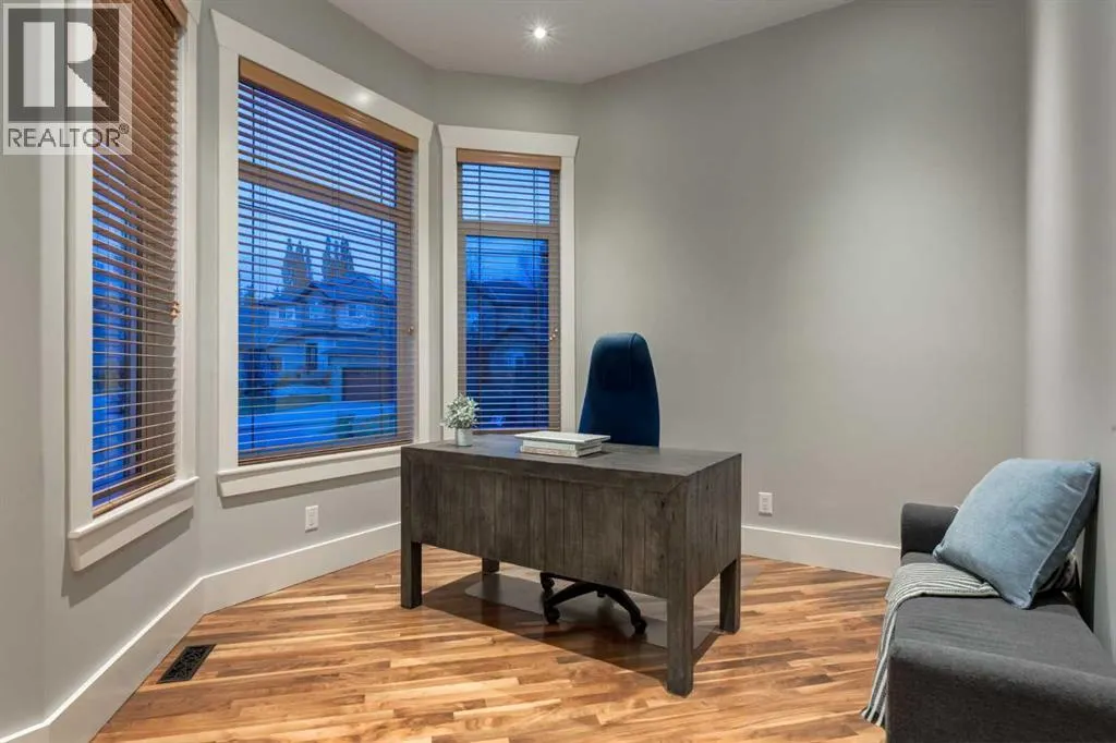 129 ROYAL Bay NW