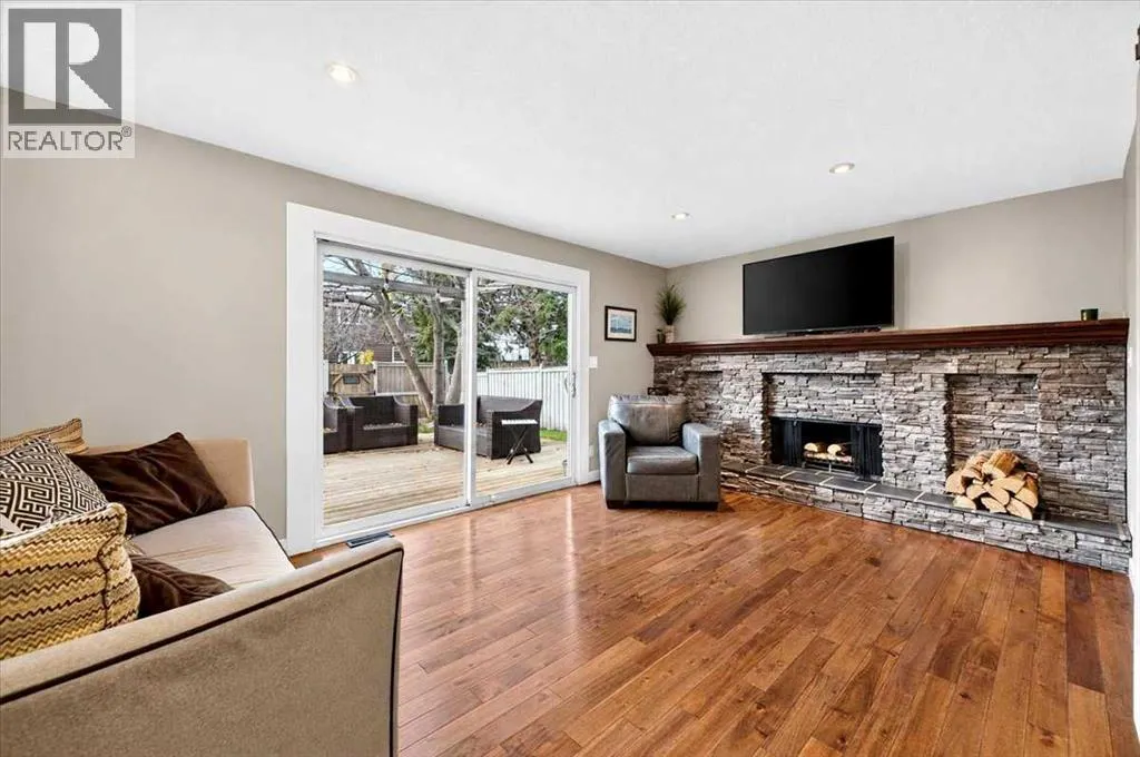131 Parkside Crescent SE