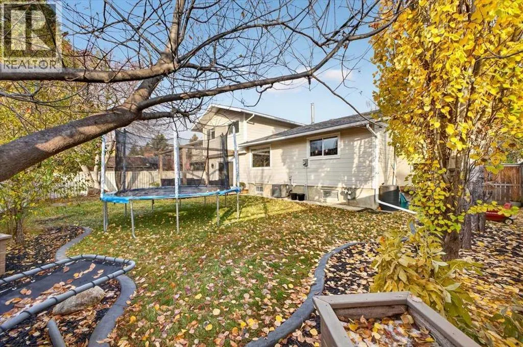 131 Parkside Crescent SE