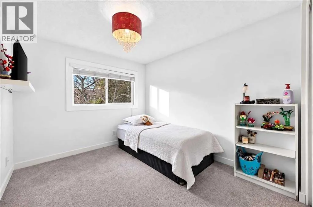 131 Parkside Crescent SE