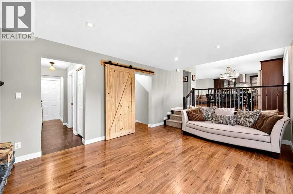 131 Parkside Crescent SE