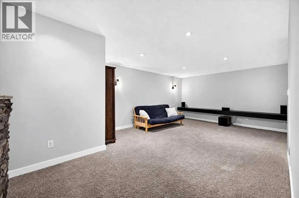 131 Parkside Crescent SE